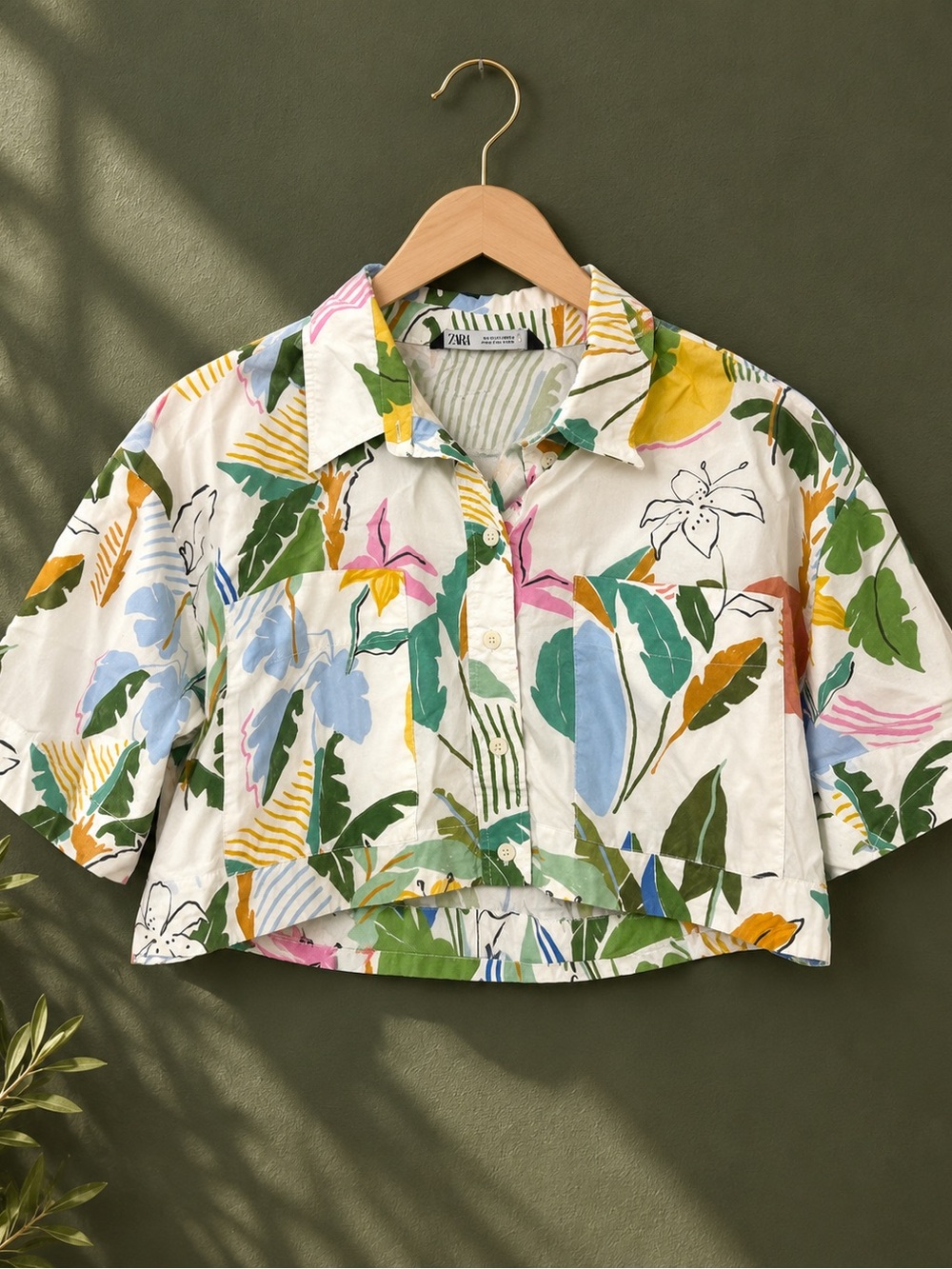 Zara Multicolor Floral Cropped Button-Down Shirt